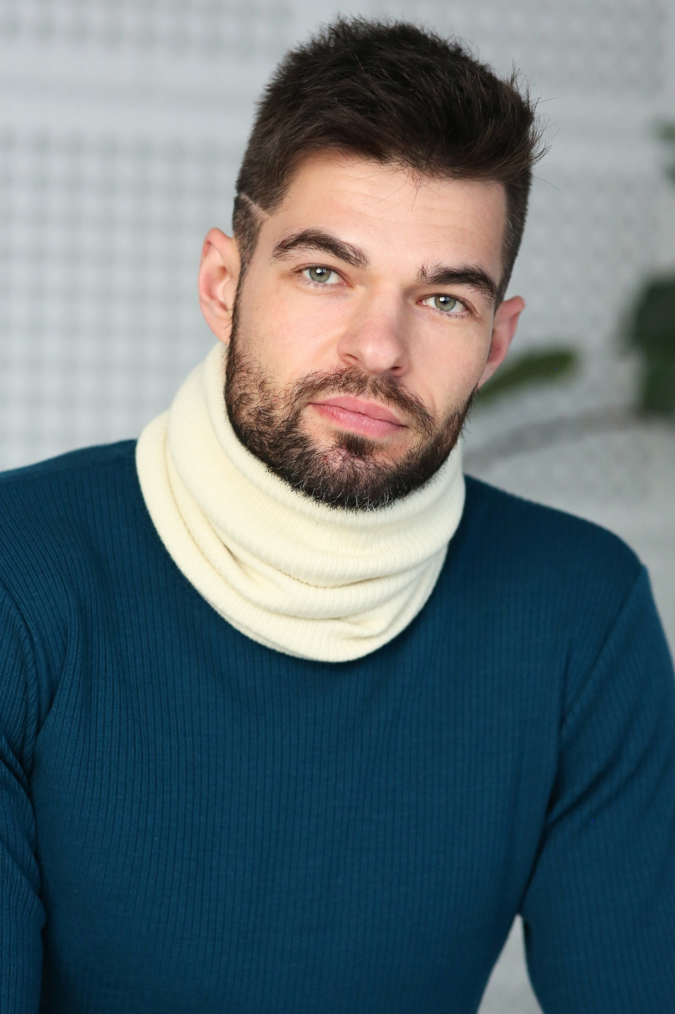 megzta-vyriska-mova Knitted merino wool mens loop scarf
